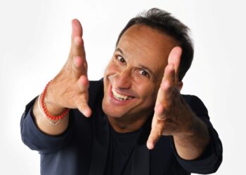 Uccio De Santis raggiunge due milioni di followers su Facebook e “sbarca” su Rai 2