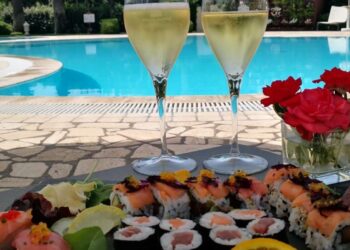 Gaggi. Alcantara Resort: degustazione a base di sushi ogni week end a bordo piscina