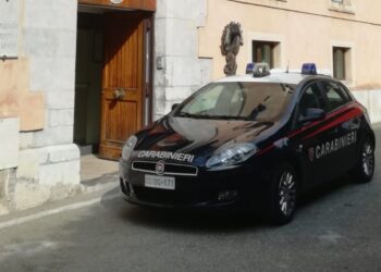 Taormina, Giardini e Letojanni. I Cc denunciano un 48enne per tentata rapina e un parcheggiatore abusivo. Chiuso per 3 giorni esercizio commerciale