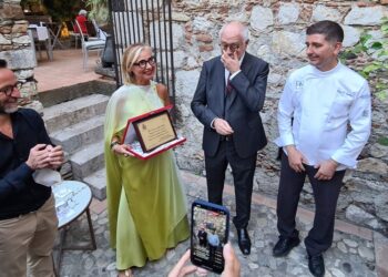 L’influencer Silvia Berri, “divulgatrice dell’italianità nel mondo”, premiata a Taormina