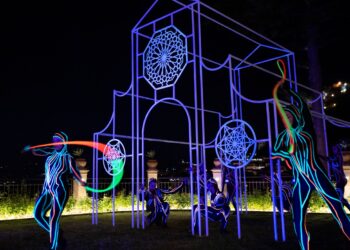 Taormina. “Giardini di Luce” al Grand Hotel Timeo: collettiva en plein air che unisce arte e natura