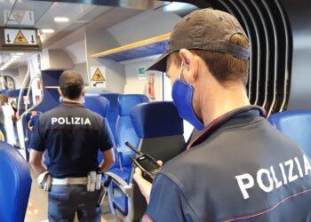 Taormina. Senza mascherina a bordo treno: viaggiatore sanzionato dagli agenti della Polfer