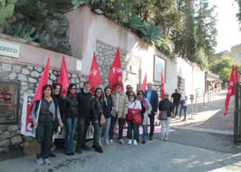 Teatro Antico di Taormina, sit-in di protesta dei lavoratori Asu per il mancato riconoscimento dell’integrazione oraria