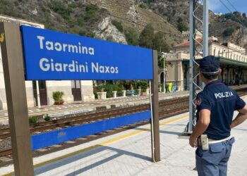 Taormina. Baby gang dei treni sulla tratta Messina-Catania, la Polfer arresta 4 minorenni