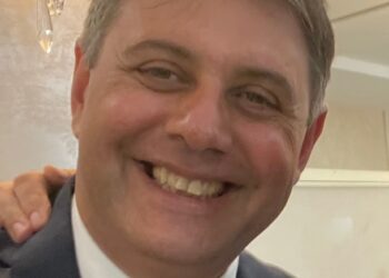 Cavallaro: “Giardini sta precipitando e il sindaco Stracuzzi pensa a cambiare le lampadine”