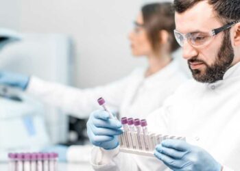 Il Centro analisi biomediche di Taormina cerca un infermiere o biologo