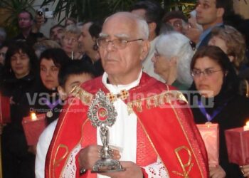Addio a Padre Cesare D’Angiò Cafeo (79 anni), parroco di Taormina dal 1989 al 2009