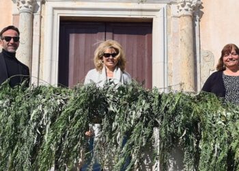 Veni Infantino: “Promozione di Taormina in tutto il mondo grazie a foto e video di una importante collezione di abiti da sposa”