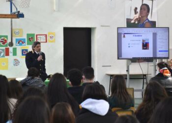 S. Teresa. “La Polizia va a scuola”: il vicequestore Fabio Ettaro in cattedra al “Caminiti”