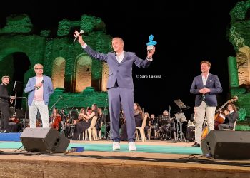 Taormina. Cala il sipario sull’edizione 2022 del “Nations Award”. Ezio Greggio mattatore della serata di gala