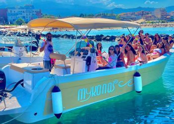 Giardini. Marco Calì: “Il Mykonos beach scelto da una importante TV inglese per le riprese di un documentario”
