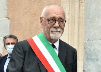 Caro bollette, ripercussioni gravissime nei Comuni balneari. Bolognari (Taormina): “Interventi urgenti o rischiamo chiusura anticipata della stagione estiva”