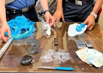 Giardini. Nascondeva 20 gr. di cocaina e 10 gr. di marijuana in un appartamento: 20enne arrestato dai Cc