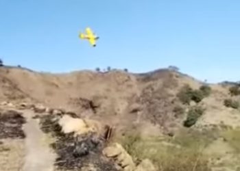 Canadair si schianta ed esplode a Linguaglossa: due vittime. Il video dell’incidente