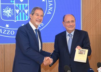 Regione Siciliana. Schifani si insedia a Palazzo d’Orleans: “Sarò aperto al dialogo con tutti, maggioranza e opposizione”