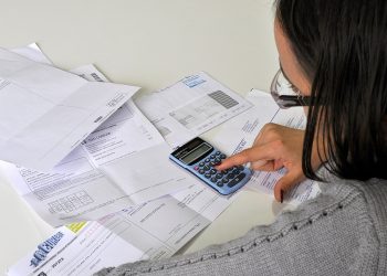 Caro bollette, dalla Regione Siciliana 22 milioni per Comuni ed ex Province. A Taormina oltre 43mila euro