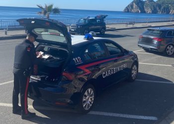 Tentavano di scambiare banconote false: due uomini denunciati dai carabinieri di Taormina