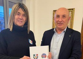 Sicilia. Corsi regionali per abilitazione a maestro di sci e snowboard