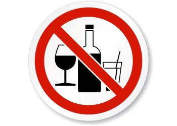 Taormina. Il sindaco: “Stop ad alimenti e bevande in vetro e in lattina e no all’alcol all’interno del corteo dei carri allegorici”