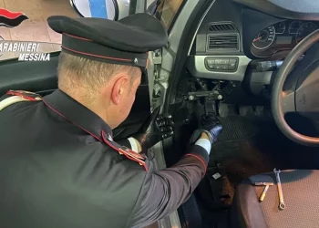 I carabinieri di Taormina arrestano un 32enne e un 27enne per furto di auto a S. Teresa
