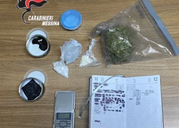 Taormina. Nascondeva a casa 100 gr. di marijuana e 60 gr. di hashish: 22enne arrestato dai Cc