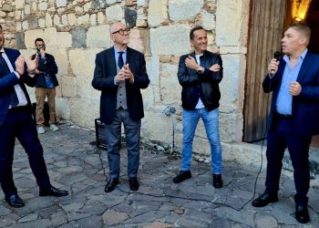 “Taormina I Love You”: inaugurata la mostra d’arte di Saro Laganà. Ospite d’onore Uccio De Santis