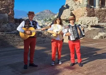 Taormina. “Tarantella show e sfilata di carretti siciliani”