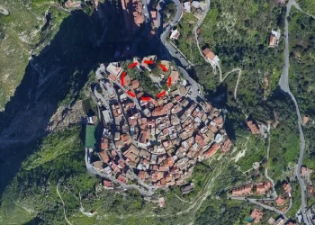 Frane, in gara consolidamento della rupe della fortezza di Castelmola