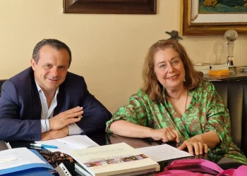De Luca incontra la direttrice del Parco Naxos Taormina: “Alleati per tutelare il Teatro Antico e la vivibilità della nostra città”
