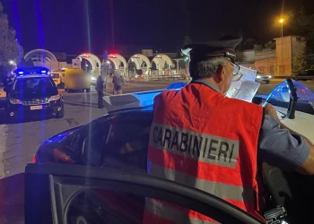 Cc di Taormina. Trovata droga nascosta in spiaggia. Controllati due lidi balneari: multe e denunce
