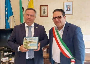 Letojanni. Il sindaco Costa ha ricevuto in Municipio il console generale d’Ucraina