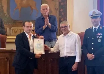 Taormina. Il sindaco: “Riconoscimento speciale per l’ispettore capo di Polizia locale, Alfio Puglia”