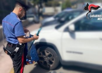 I carabinieri di Taormina arrestano tre catanesi sorpresi a rubare un’auto a S. Teresa. Si cerca il quarto malvivente