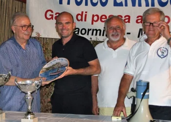 Nino Micalizzi, “amatissimo professore e faro della baia di Mazzarò”, socio onorario del Taormina Fishing club
