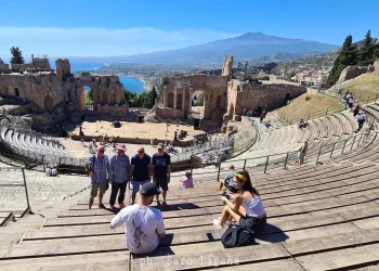 “Al Teatro Antico di Taormina ticket a 14 euro dal 2024”: provvedimento (per ora) sospeso