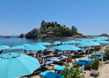 Parco Naxos Taormina. Isolabella: ad agosto 2023 record di presenze con oltre 20.400 visitatori