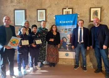 Taormina. Il Kiwanis Club Tauromenium Valle Alkantara premia due alunni del Comprensivo 1