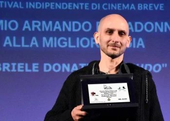 Via dei Corti. Premio speciale “Nataliberaweb” (intitolato al taorminese Armando Bonadonna) assegnato a Gabriele Donati