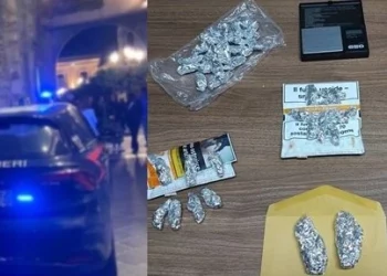 Taormina. Girava in ciclomotore per vendere marijuana: donna di 42 anni arrestata dai Cc