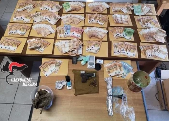 Letojanni. Nascondeva in casa droga, armi e oltre 20mila euro: 44enne arrestato dai Cc di Taormina