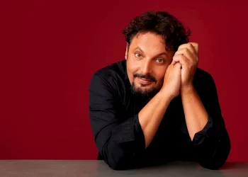 Enrico Brignano torna in Sicilia: il 29 e il 30 gennaio 2024 show al Metropolitan di Catania