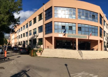Taormina. “Numerosi alunni del Pugliatti sospesi per episodi di bullismo e maleducazione. Giusta la linea dura della scuola”
