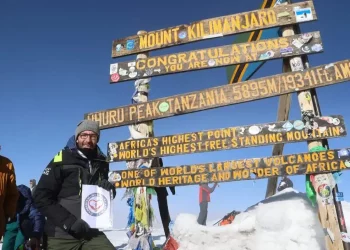 Il videomaker messinese Matteo Arrigo sulla vetta del Kilimangiaro: “Con volontà, testa e cuore si può raggiungere qualsiasi obiettivo”