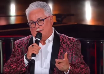“Taormina è casa mia”: il pianista Antonello Tonna grande protagonista a “The Voice Senior” su Rai 1 (video)