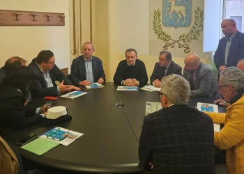 Taormina. De Luca: “Ampliamento dei servizi di trasporto pubblico locale, incontro produttivo a Palazzo dei Giurati”