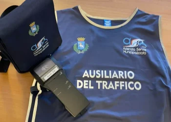 Asm Taormina. Ausiliari del traffico dotati di nuovi palmari per le multe