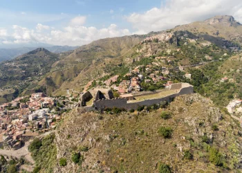 I 60 dell’Istituto italiano dei castelli: domenica 12 maggio 2024 a Taormina la “XXV Giornata nazionale”