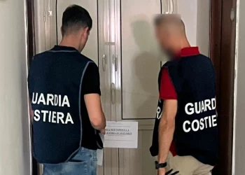 Giardini. Scarichi in terra e in mare e occupazione abusiva, hotel sequestrato
