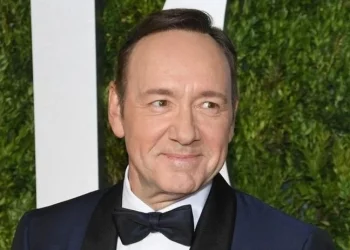 Taormina. Nations Award 2024: sul red carpet Kevin Spacey (due volte Premio Oscar) e Giancarlo Giannini