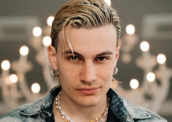 “Il Tre”: “Fragili tour” all’Anfiteatro “Falcone e Borsellino” di Zafferana